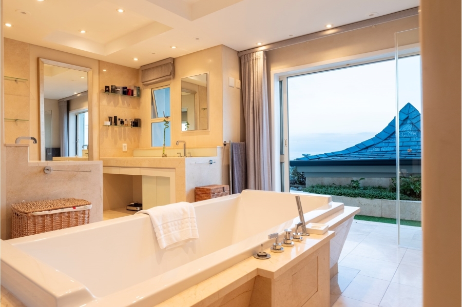 5 Bedroom Property for Sale in Whale Rock Beach Western Cape
